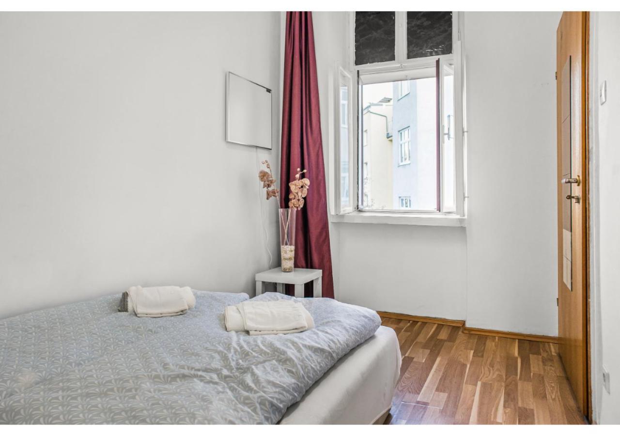 Welcoming 2Br Apt. Near Danube & Millenium Tower Виена Екстериор снимка