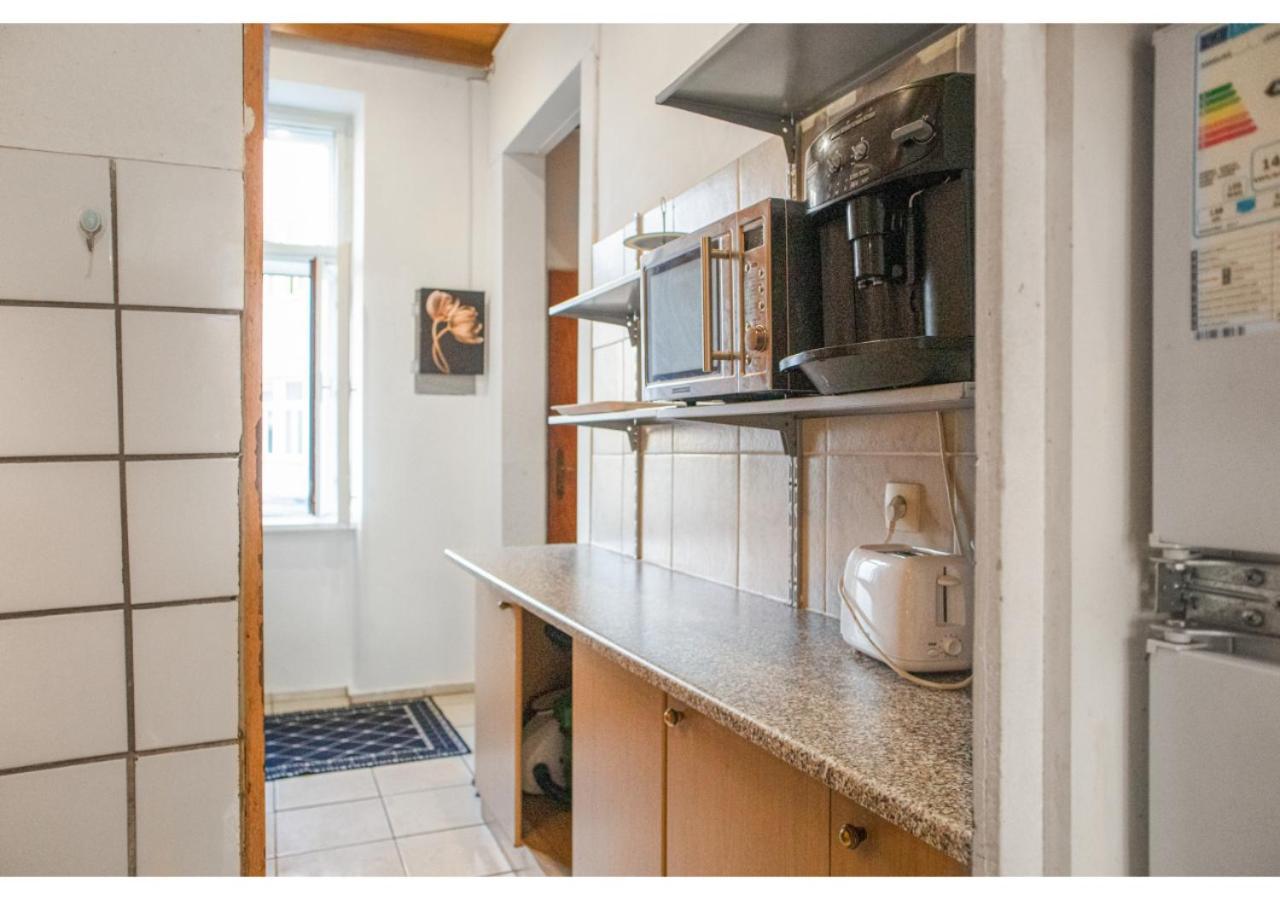 Welcoming 2Br Apt. Near Danube & Millenium Tower Виена Екстериор снимка